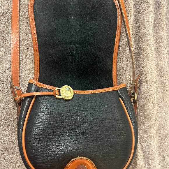 Vintage Dooney and Burke crossbody bag. - Picture 2 of 5
